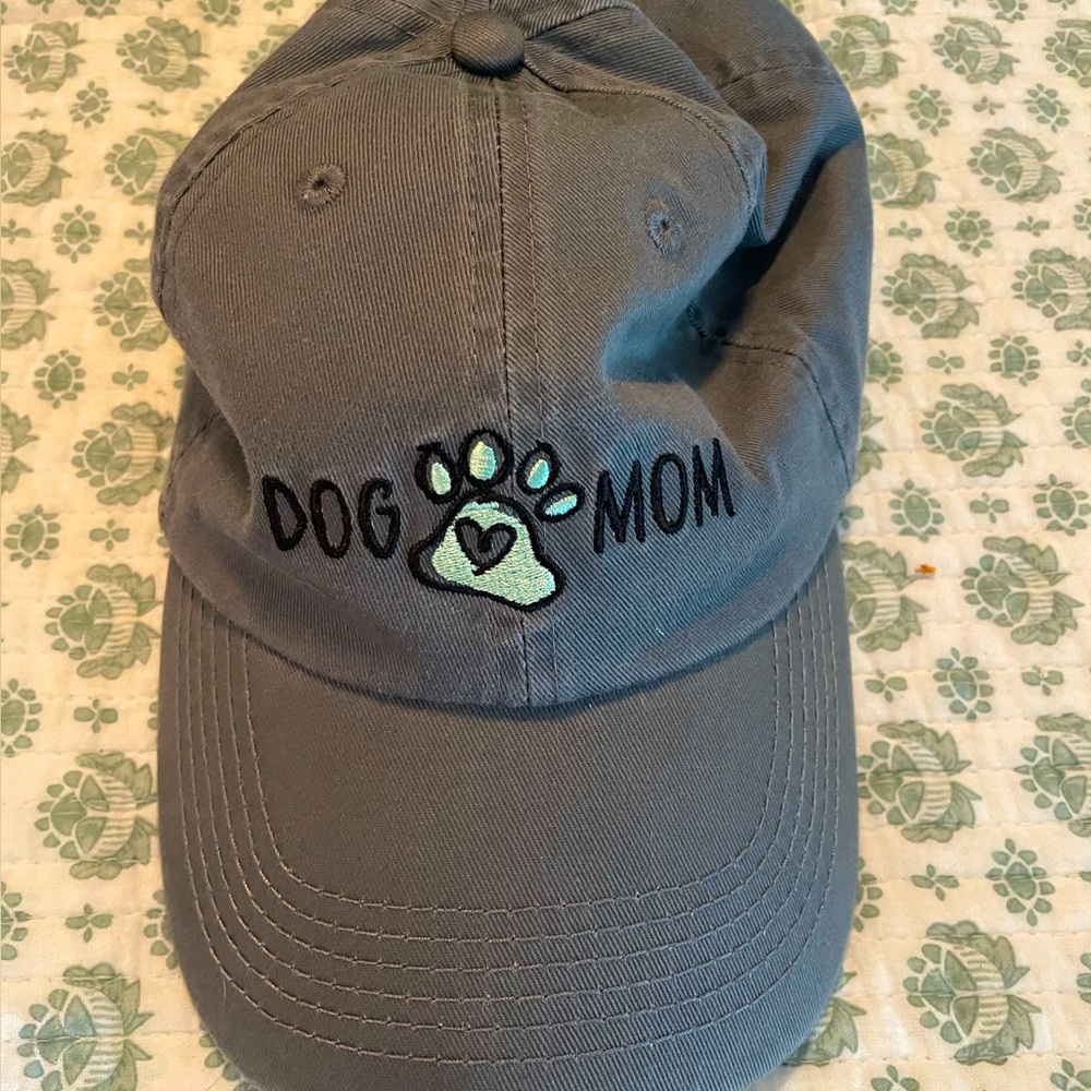 Women’s Dog Mom Hat gray color